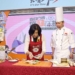 ▲張麗善縣長示範「蒜泥白肉」與「塔香油封蒜頭」兩道特色蒜香料理。(圖/雲林縣政府提供)