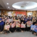 ▲張麗善縣長發送福袋拜早年，祝福縣府同仁富貴龍華。(圖/雲林縣政府提供)
