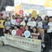 ▲市長黃敏惠與10家參展業者把握參展機會，向國際市場展現嘉義市令人驚豔的「我嘉的伴手禮」。(圖/嘉義市政府提供)