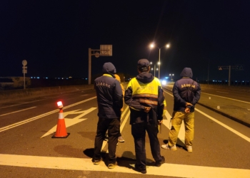 ▲嘉義、台南夜間同步執行非法載運廢棄物攔查工作。（圖/嘉義縣政府提供）