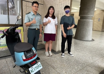▲微型電動二輪車依規定完成掛牌作業，學生安心騎乘有保障。(圖/嘉義市政府提供)