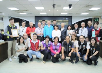 ▲由市長黃敏惠所率領的市政團隊在高齡友善政策上的努力，喜獲不凡成果肯定。(圖/嘉義市政府提供)