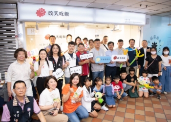 ▲嘉市西市場綜合大樓市場導入全新的商業型態，成功帶動特色攤家進行改造。(圖/嘉義市政府提供)