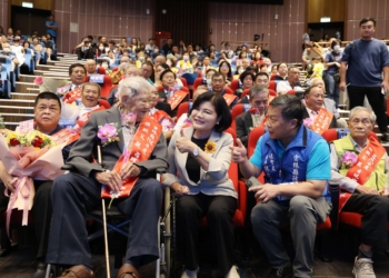 ▲雲林縣114年度模範父親及好人好事代表表揚大會，縣長張麗善表揚29位模範父親及16位好人好事代表。(圖/雲林縣政府提供)