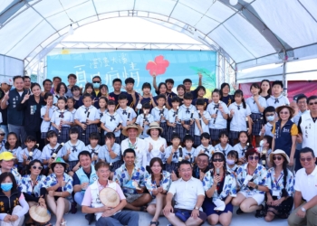 ▲潑午時水、立蛋 黃敏惠市長邀民眾訪大溪社區歡慶端午。(圖/嘉義市政府提供)